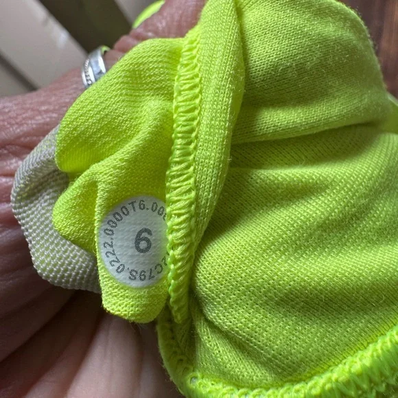 Lululemon Athletica Energy bright yellow Green Strappy Sports Bra - Picture 3 of 3